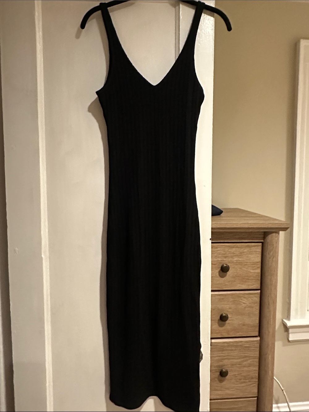 Zara Black Ribbed V-Neck Midi Dress